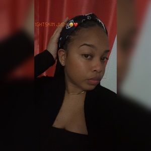 Meet your Posher, Aneisha